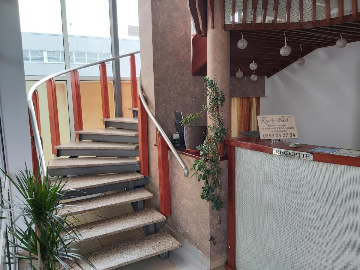 Hotel River Târgu Jiu المظهر الخارجي الصورة