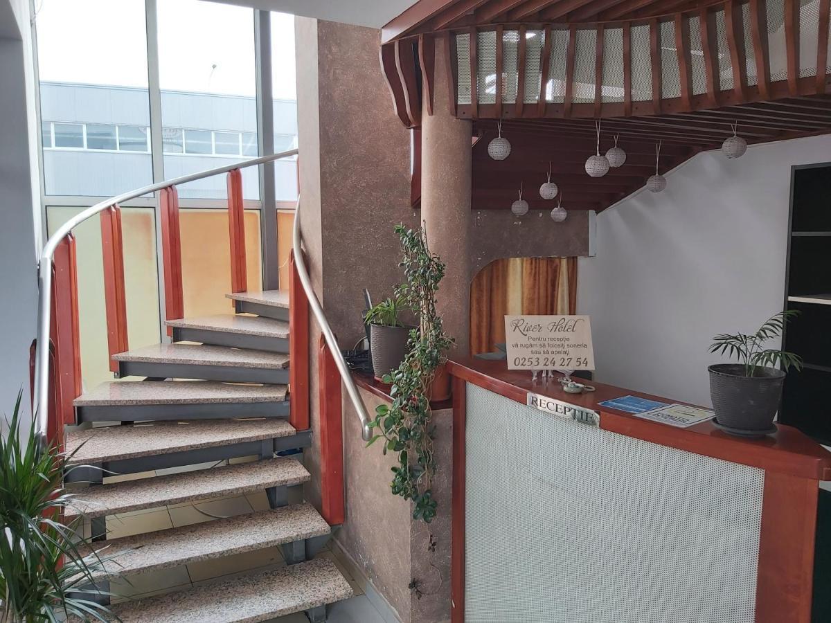 Hotel River Târgu Jiu المظهر الخارجي الصورة